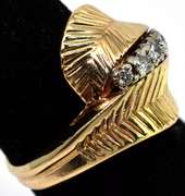 Elegant 1/4CTW Diamond Leaves Ring in 14KT Yellow Gold