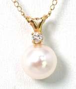 Endearing Pearl Necklace in 14KT Yellow Gold