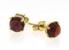 Fantastic 18kt Cabachon Garnet Stud Earrings
