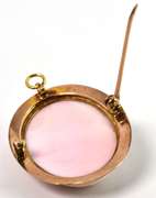 Detailed Vintage Cameo Brooch in Yellow Gold