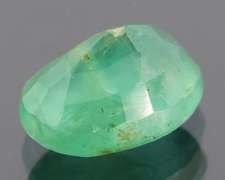 Fantastic color! 2.75ct rich green Colombian Emerald