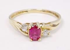 Vintage Ruby Ring in Yellow Gold