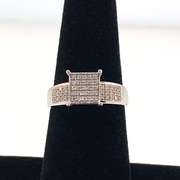 Striking 14kt White Gold diamond Ring