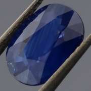 TOP BLUE! Heated only 1.57ct Ceylon Sapphire
