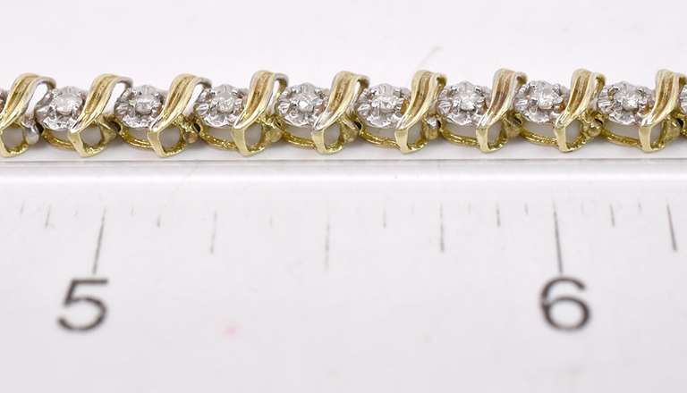 Sparkling Ladies Diamond Bracelet in Yellow Gold
