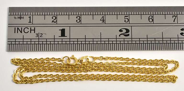 Pretty 18k Pendant Necklace