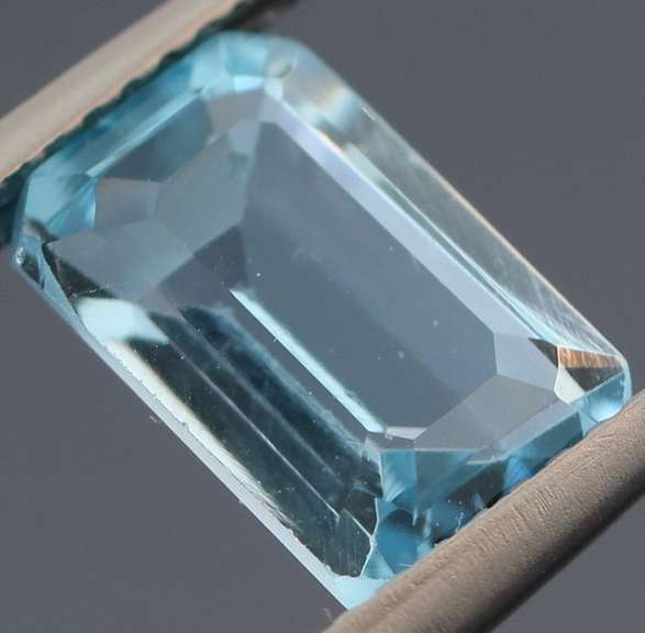 Brilliant 2.80ct Swiss Blue Topaz