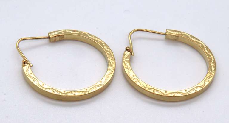 Beautiful Highpolish w Pattern Hoop Earrings