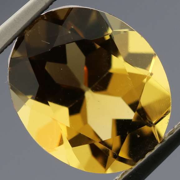 Vivid 4.42ct golden Citrine