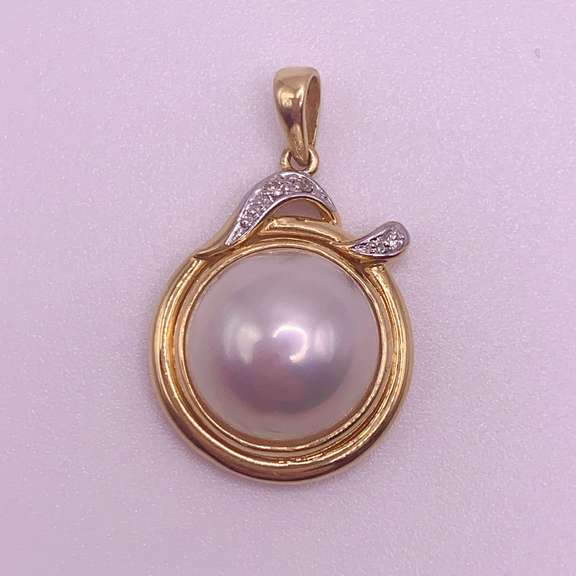 18kt Solid Yellow Gold, Pearl, & Diamond Pendant