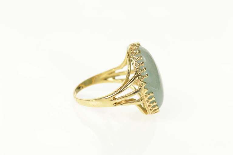 14K Yellow Gold Oval Pale Green Agate Ornate Cocktail Ring