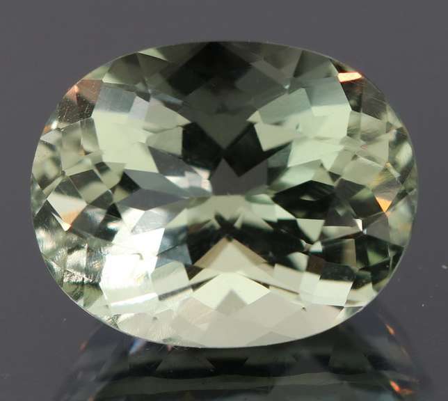Brilliant 7.89ct platinum green Amethyst
