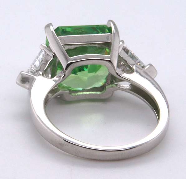 925 Sterling Silver Green Cubic Zirconia Ring