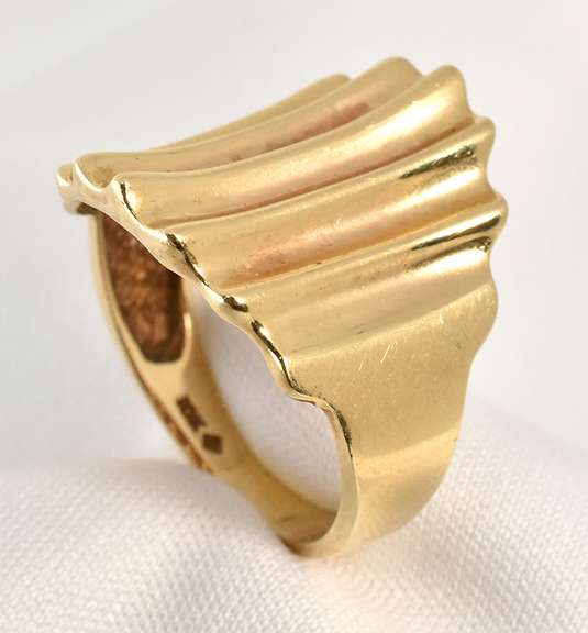 Stylish Wide Gold ring
