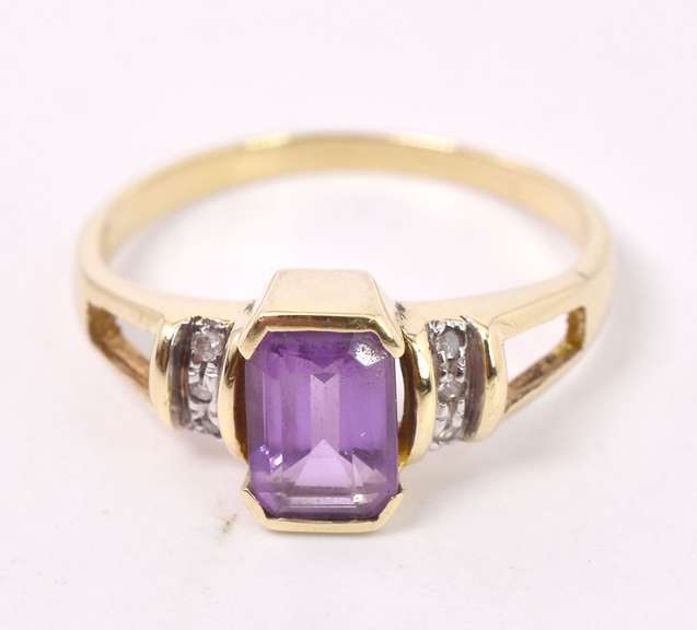 Fabulous Amethyst and Diamond Ring in 14K Yellow Gold
