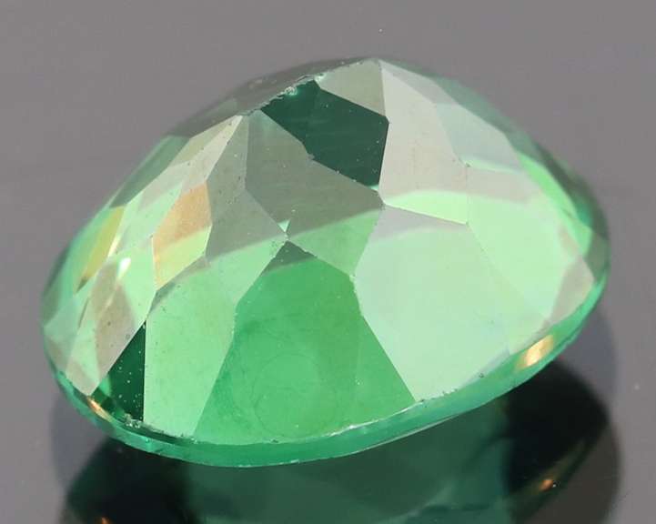 Stunning 6.50ct emerald green Mystic Topaz