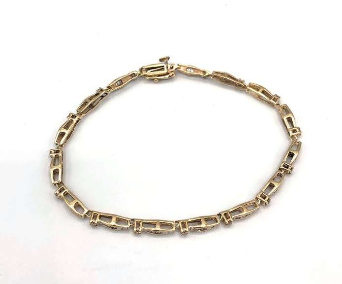10kt Yellow gold diamond braclet