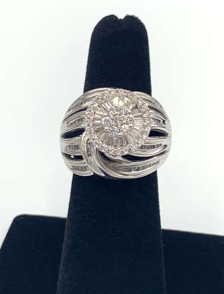 10k white gold diamond cluster ring