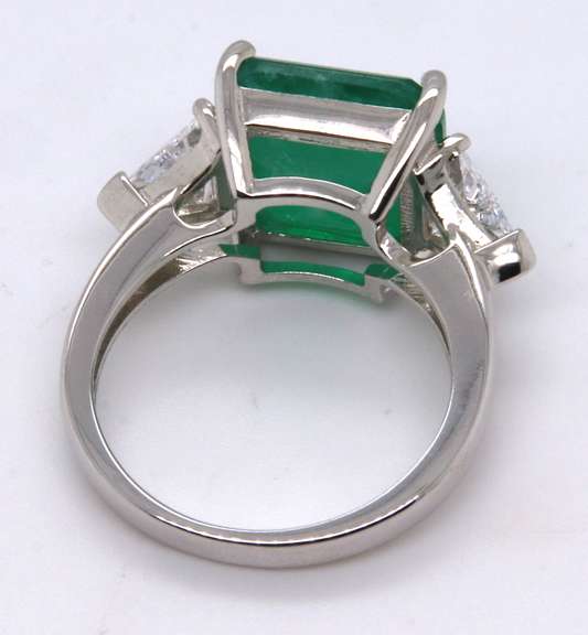 Sterling Silvre Green Cubic Zirconia Ring