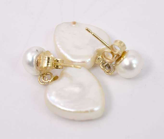 Dainty Heart Pearl Earrings in 14K Yellow Gold