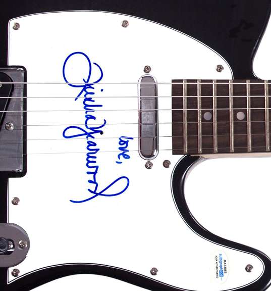 Trisha Yearwood Autographed Signed Guitar ACOA