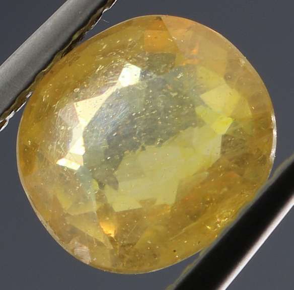 Very rich 3.01ct canary yellow Sapphire