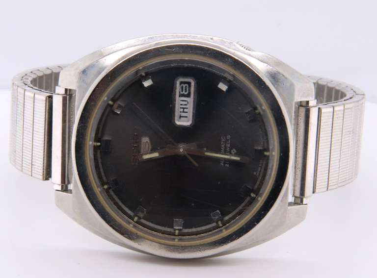 Seiko 5 Automatic Day Date Vintage watch
