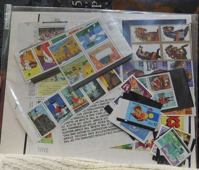 Stamps: 1995 Mint Book w/ Commem stamps,