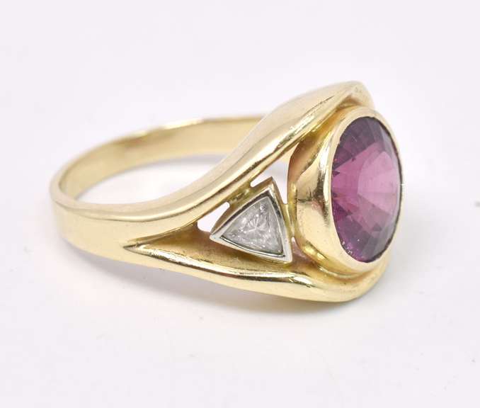 Fantastic Garnet and Diamond Ring in 14K Yellow Gold
