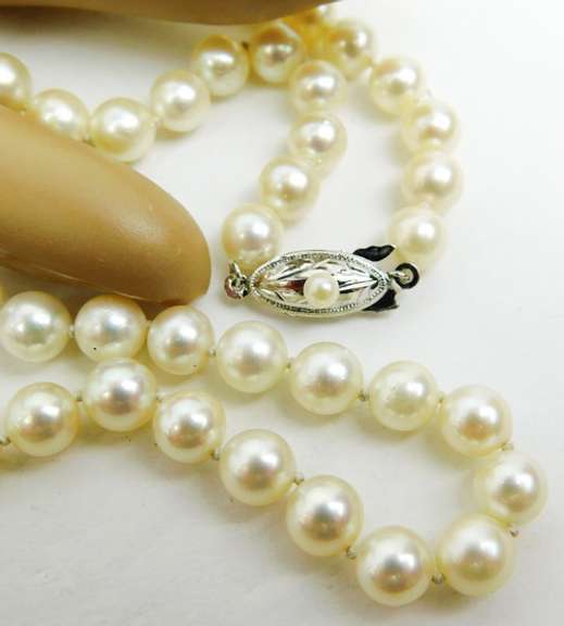 Beautiful High Luster Pearl Necklace, Sterling Clasp