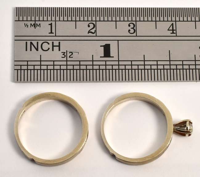 Cute 14k WG 2 Piece Ring Set