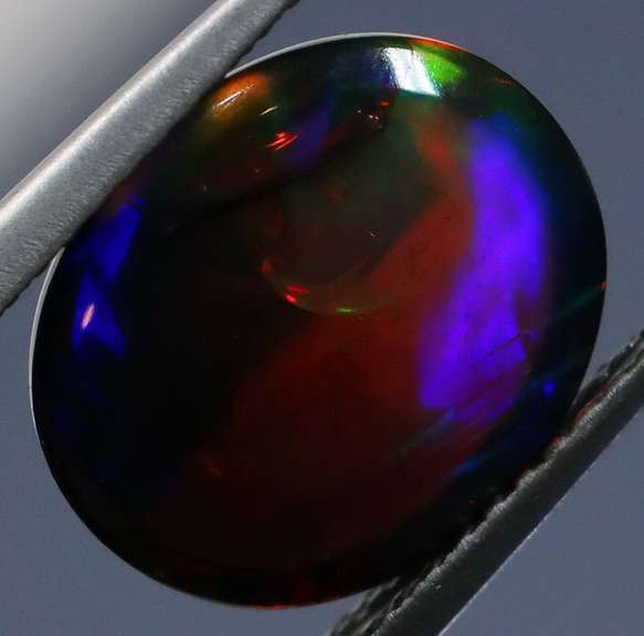 Glistening 3.20ct Welo Black Opal