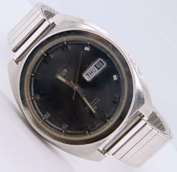 Seiko 5 Automatic Day Date Vintage watch