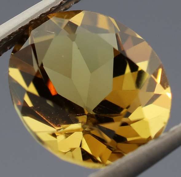 Vivid 4.42ct golden Citrine