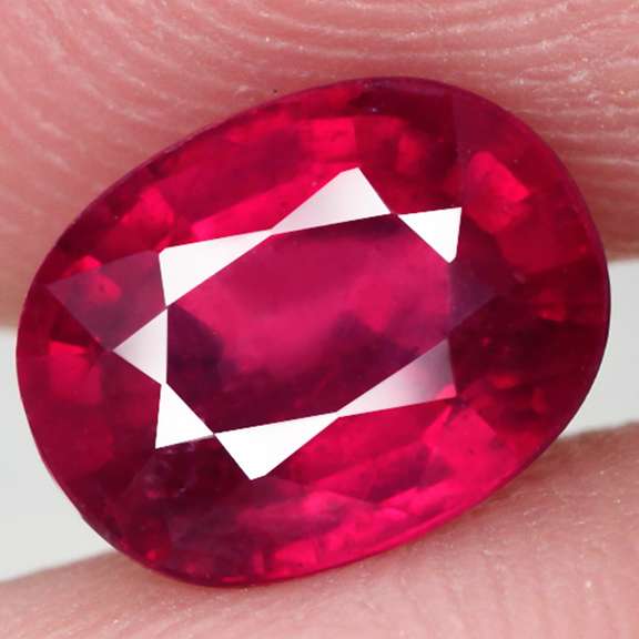 Captivating 2.92ct deep red Ruby