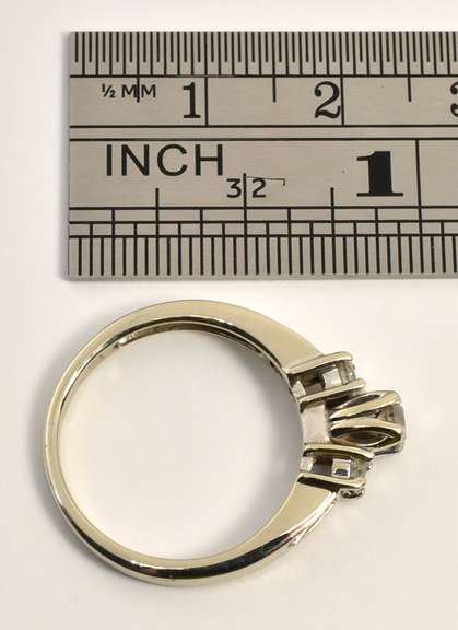 Sweet 3 Diamond Ring