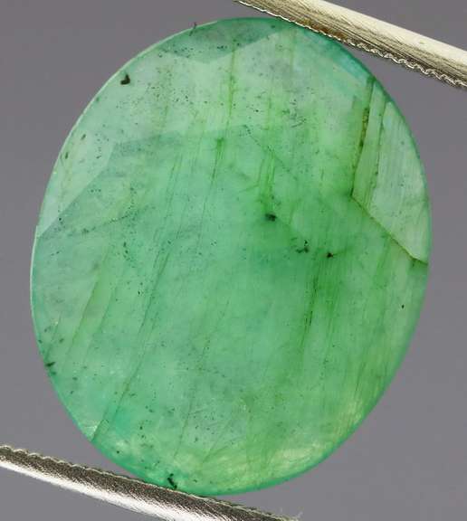 Superb FLAT CUT 5.68ct grass green Emerald