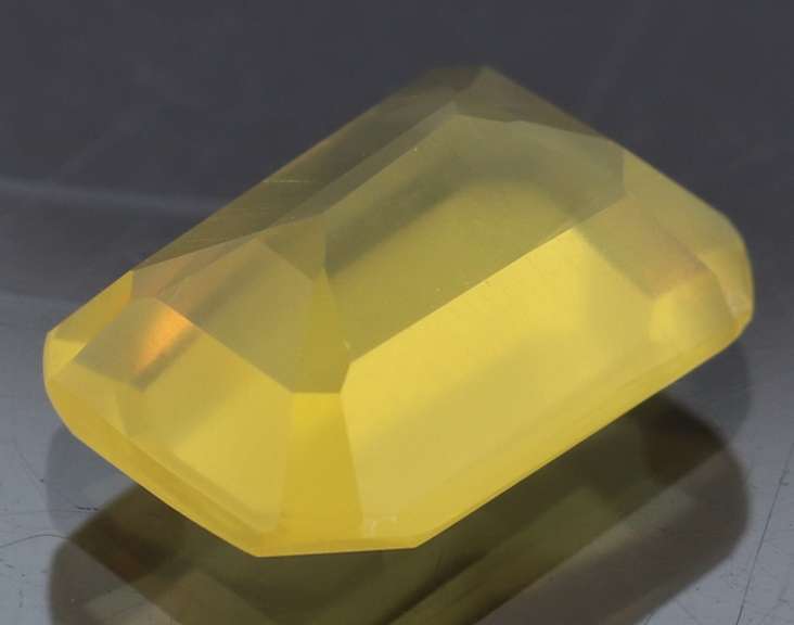 Glistening 3.08ct natural golden Fire Opal
