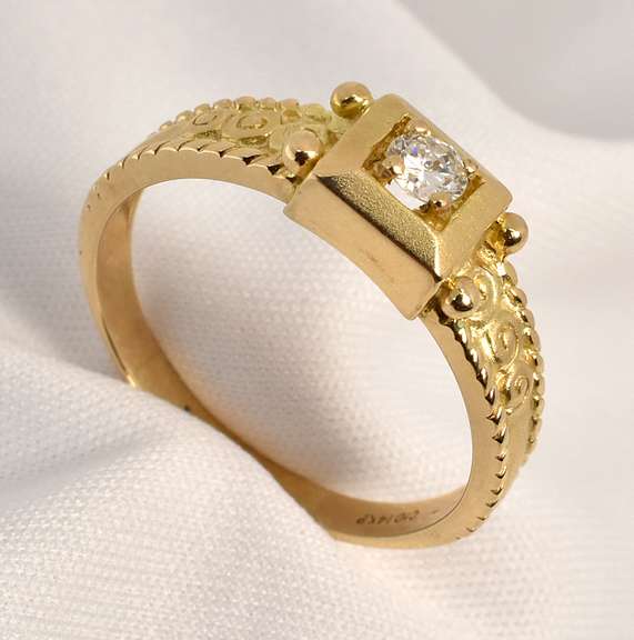 Contemporary Diamond Ring