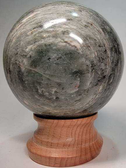 Stunning 2,575ct all natural layered Agate