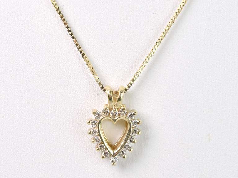 Majestic Diamond Heart Pendant Necklace in 14K Yellow Gold
