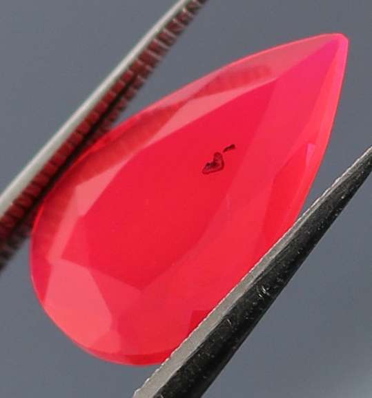 Gorgeous 2.30ct faceted flamingo pink Opal