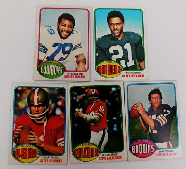 5 Topps 1976 Football Greats Cards