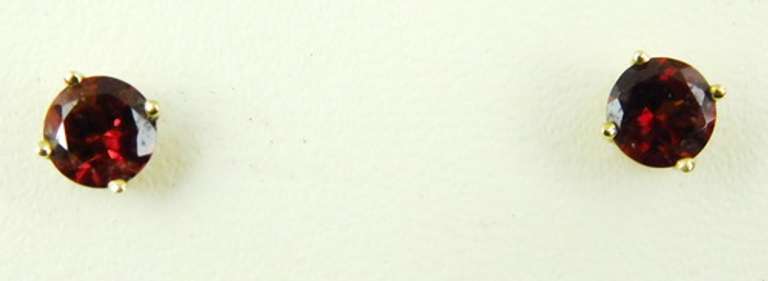 14K Round Red Garnet Stud Earrings