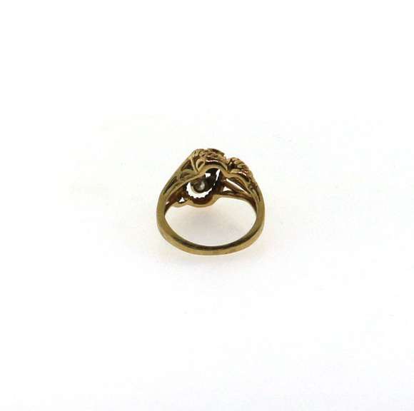 Traditional Three Stone 14k Gold Diamond Ring