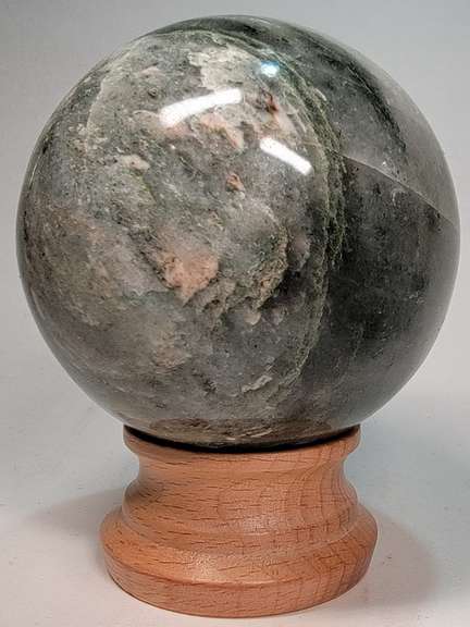 Stunning 2,575ct all natural layered Agate