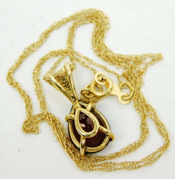 14K Large Garnet Pendant & Chain