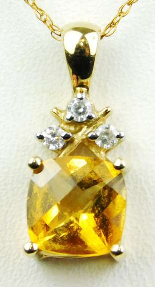 10K Cushion Cut Citrine Pendant & Chain