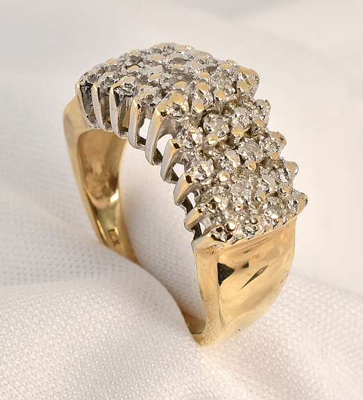Sweet Pyramid Ring