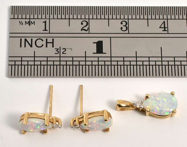 Colorful Opal  Earring and Pendant Suite